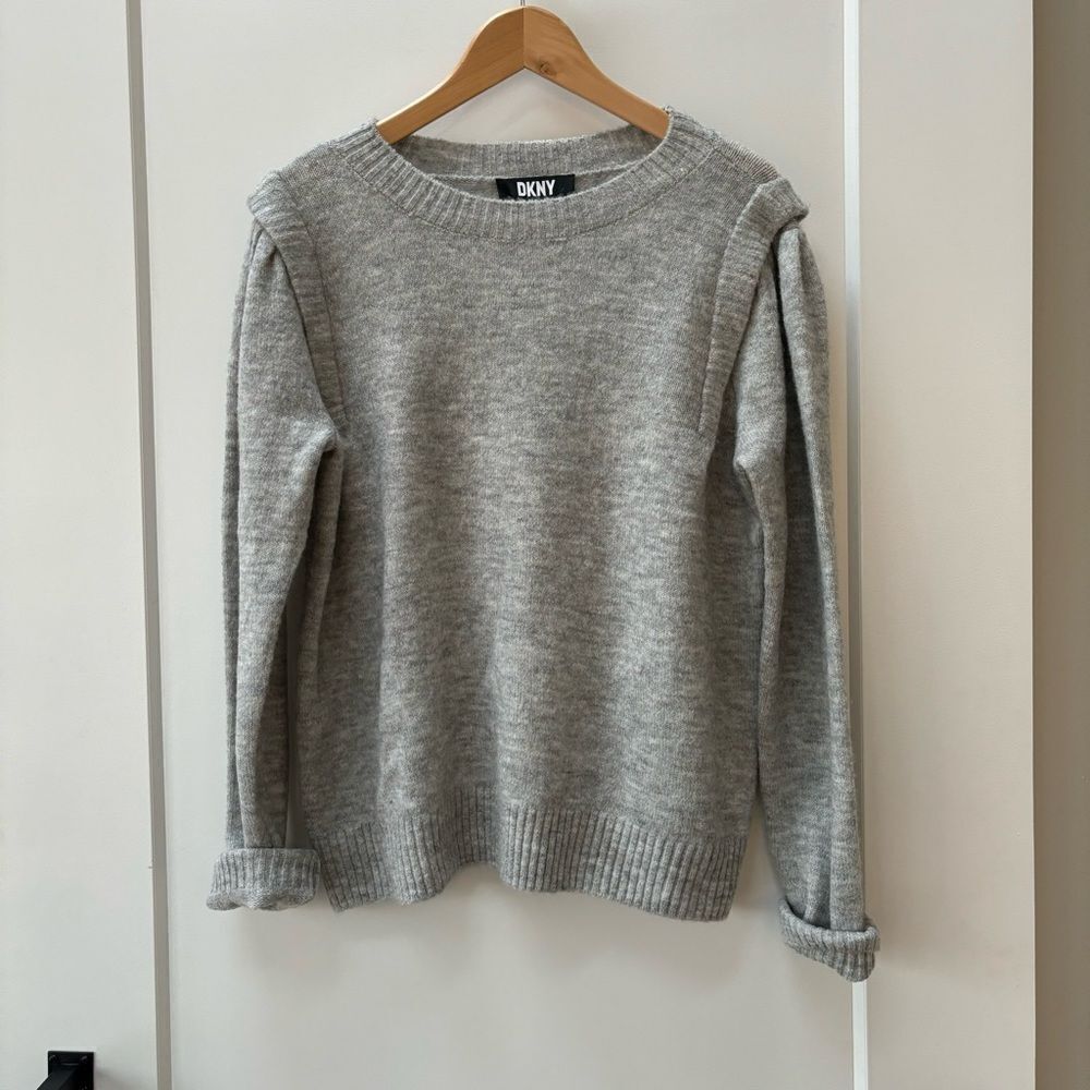 NWT DKNY soft gray sweater w shoulder ruffle womens size L